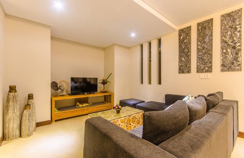 Melayang Villa | Double Story Villa with Kitchen ★ Private Pool ★ Fast Wifi ★