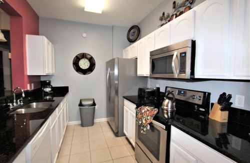 Windsor Hills Condo | Dream Disney Family Vacation,one of best resort 2 miles to Disney, space for 8