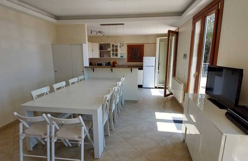 Beausoleil Villa | Eden Cap: A delightful villa lodges 11 adults just one km away from Monte Carlo