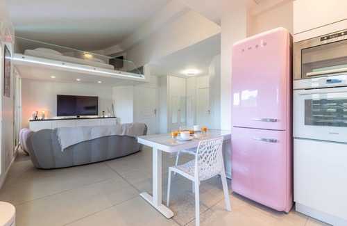Prado - Republique Apartment | Elegant Apartment with Terrace & Mezzanine