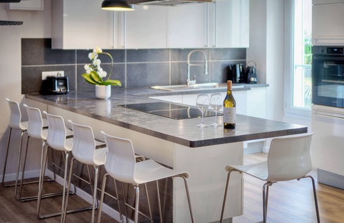 Le Suquet Apartment | ELEGANT DUPLEX 5 CHAMBRES PLAGES DU MIDI A5B003