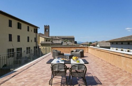 Siena Historical Center Apartment | Emilia's Home - the largest terrace in the historic center of Siena