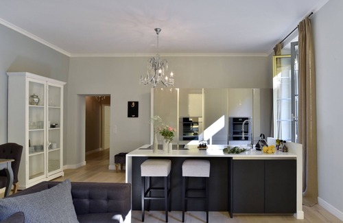 Old Town Apartment | Exceptional - Heart of the Old Town & 2mn from sea - Fully air-conditioned