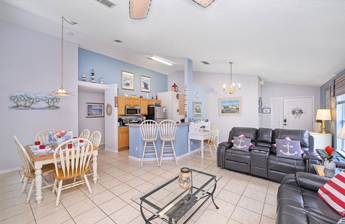 Kissimmee House | Fabulous, Disney, Wooded Behind, South facing Pool, Lania, Large Pool Deck