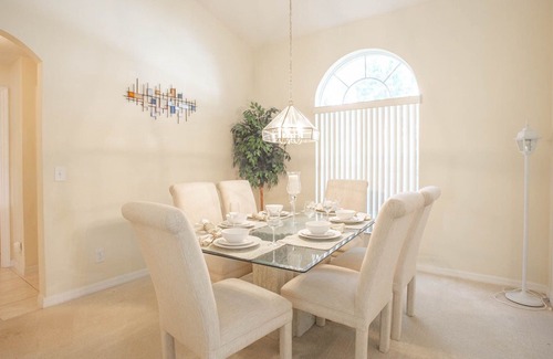 Tuscan Ridge Villa | Family friendly Tuscan haven Retreat