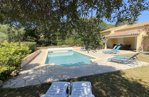 La Croix-Valmer House | Family home with private pool, fenced garden, 500 meters from the beach.
