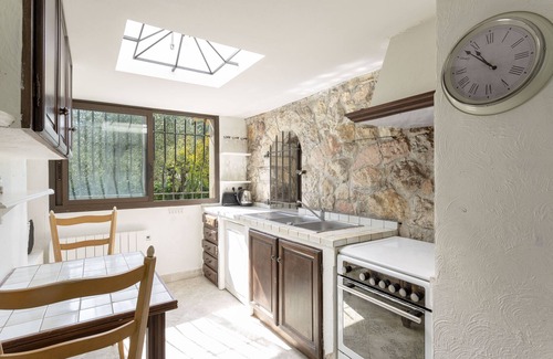 Mouans-Sartoux Villa | Family sized spacious garden and Pool Villa