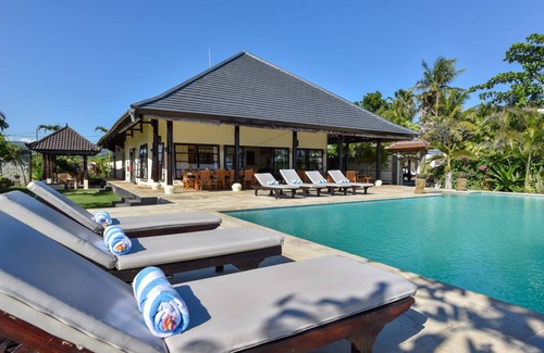 Dencarik Villa | FAMILY VACATION RENTAL - 10 BR VILLA w/BEACH VIEW
