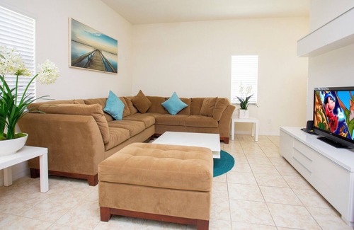 Bellavida House | Four Bedroom w Screened Pool Close to Disney 4563