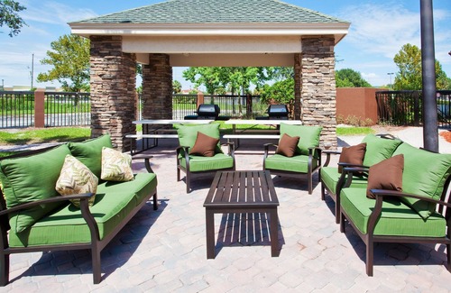 Airport North Condo | Free Breakfast | 1.5 Miles from Orlando International Airport + 25 Minutes to Disney World