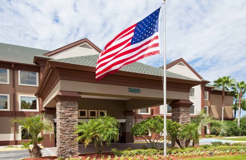 Airport North Condo | Free Breakfast | 1.5 Miles from Orlando International Airport + 25 Minutes to Disney World