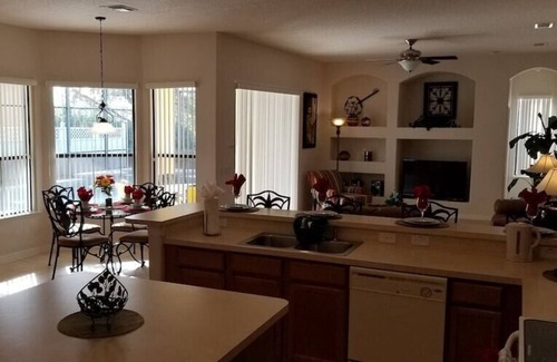 Legacy Park House | FREE POOL HEAT 5 Bedroom Private Pool Home Close to Disney