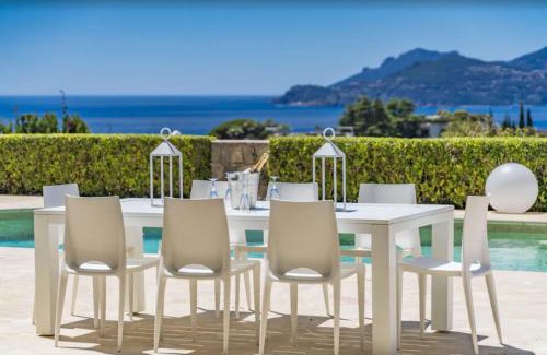 La Croix des Gardes Villa | FRGK "Belle villa contemporaine, avec une splendide vue panoramique sur la mer"