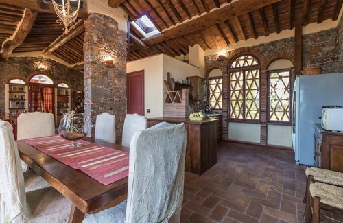 Capannori House | Gloria, country house close to Lucca, pool, WiFi