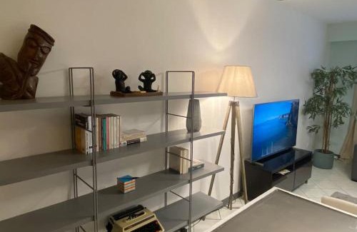 Liberation Apartment | Grand Studio très bien situé!
