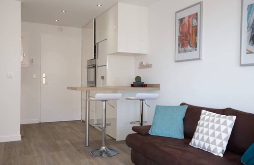 Cannes La Bocca Apartment | Haven of Peace: 1-Br Terrace with Sea View & Pool
