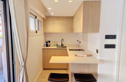 Pointe Croisette Condo | HENRI CAMILLE REAL ESTATE -COPACABANA - Adorable studio au Palm Beach