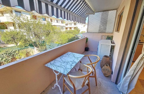 Pointe Croisette Condo | HENRI CAMILLE REAL ESTATE -COPACABANA - Adorable studio au Palm Beach