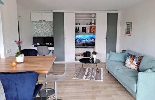 Prado - Republique House | HENRI CAMILLE REAL ESTATE -Beautiful one bedroom swimming pool and parking