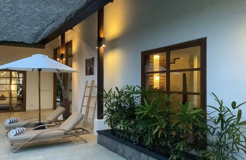 Gerokgak Villa | Holiday home directly on the north Bali beach, including staff