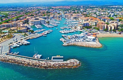 Frejus Plage Apartment | Homerez - 200 m away from the beach! Beautiful appartement for 6 ppl. at Fréjus