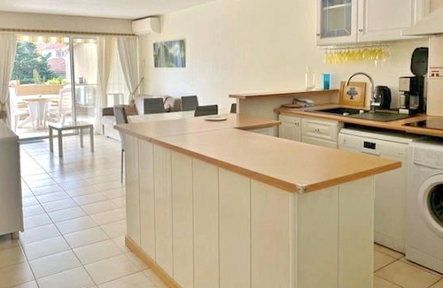 Frejus Plage Apartment | Homerez - 200 m away from the beach! Beautiful appartement for 6 ppl. at Fréjus