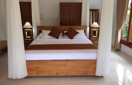 Banjartegehe Villa | Honeymoon Villa With Rice Field View