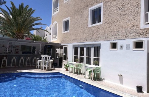 Perissa Hostel | Hostel ∙ 8 guests