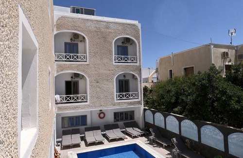 Perissa Hostel | Hostel ∙ 8 guests