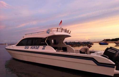 Tanjungbenoa Boat Rental | Houseboat ∙ 1 bedroom ∙ 12 guests