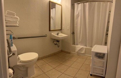 Florida Center Hotel | I-Drive Suites