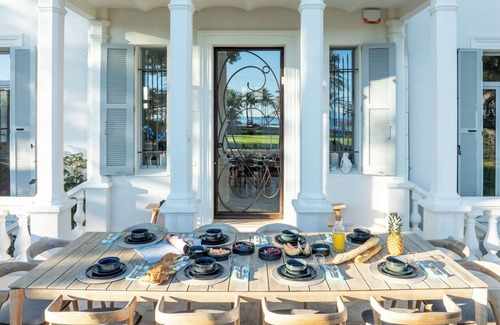 Cap-d'Antibes Villa | Iconic “Villa Illette” on the Cap d’Antibes, directly facing Plage du Ponteil