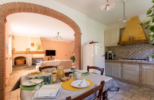 Camaiore Villa | Il Poggiolo, house between country and sea!