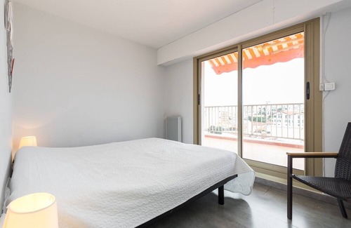 Juan-les-Pins Apartment | ILIADE - Spacious 3 rooms apartment top floor with large terrace and parking