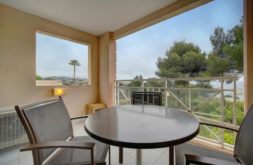 La Croix des Gardes Apartment | IMMOGROOM - 2 Rooms - Renovated - Pool - Air conditioning - Parking - Wifi