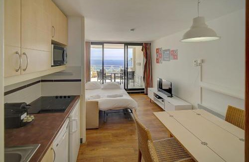 La Croix des Gardes Apartment | IMMOGROOM - 2 Rooms sea view - Air conditioner - Wifi - Pool - Parking