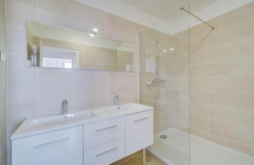 Le Suquet Apartment | IMMOGROOM - SEA View on the Port - Next to the beaches - AC - Wifi