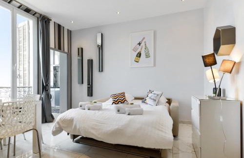 Cannes City Centre Apartment | IMOOGROOM - Modern - City Center - AC - 9 min from the Palais