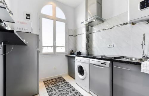 Cannes City Centre Apartment | IMOOGROOM - Modern - City Center - AC - 9 min from the Palais