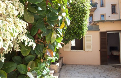 Menton House | INDEPENDENT HOUSE GROUND FLOOR AND TOWN CENTER, NEAR THE BEACH - PARKING
