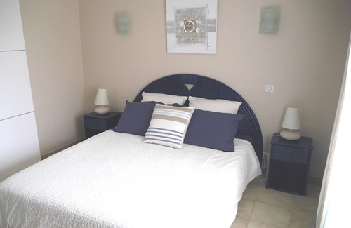Gattieres Apartment | Independent Studio with great views Bay of angels