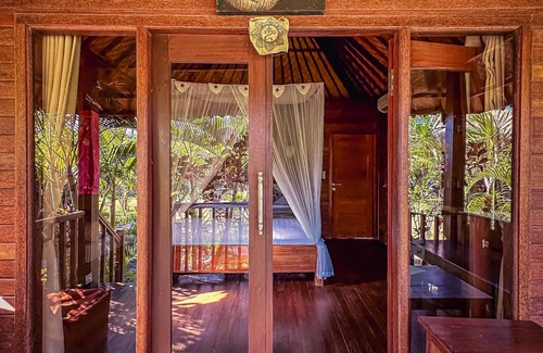 Mushroom Bay Villa | Island Garden Huts & Yoga Shala