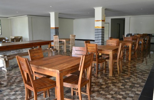 Tuban House | Ivanka Airport Inn