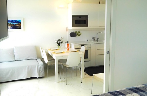 Fabron Apartment | La Brise de la Promenade - 5th floor