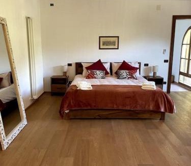 Vicopelago House | La Casa Gialla