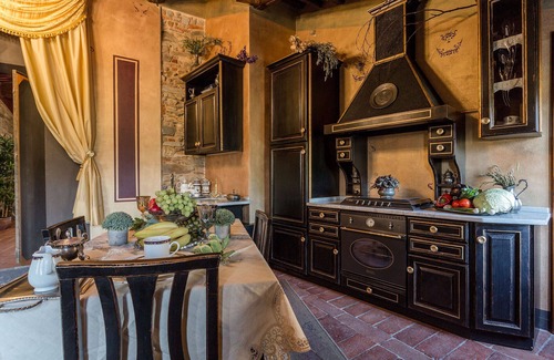 Vicopelago Villa | LA DIMORA DEI CONTI: Indulge in a Country Farmhouse Apartment with Jacuzzi Facing the Town!