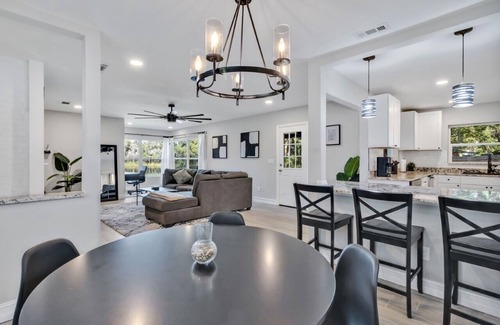 Maitland House | Lake Front Home near Winter Park!