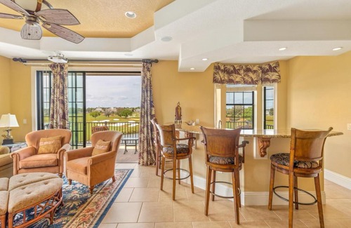 Reunion House | Lake View Mansion