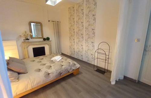 Antibes Old Town Apartment | Large 2 BR Chic & Authentic 1 yard From The Beach