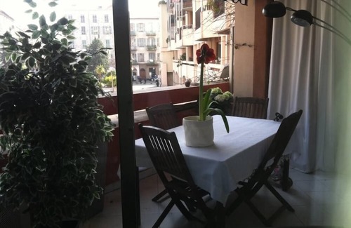 Quartier du Port Apartment | Large apartment quiet, near the port, parking, sleeps 6